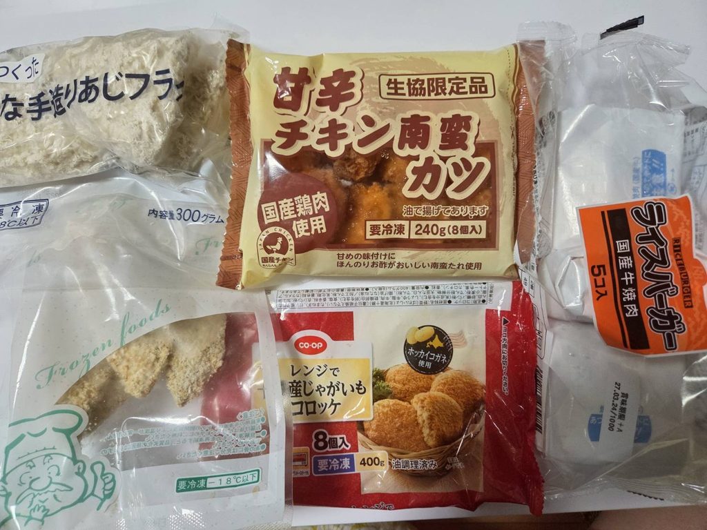 コープデリの生協限定品の冷凍おかず。甘辛チキン南蛮カツやコロッケなど2年前と変わらず販売されている